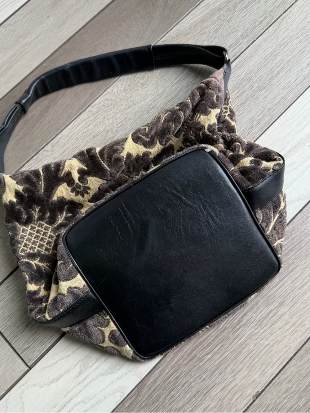 Cynthia Rowley Brown and Cream Velvet Pattern Shoulder Bag - Picture 4 of 8